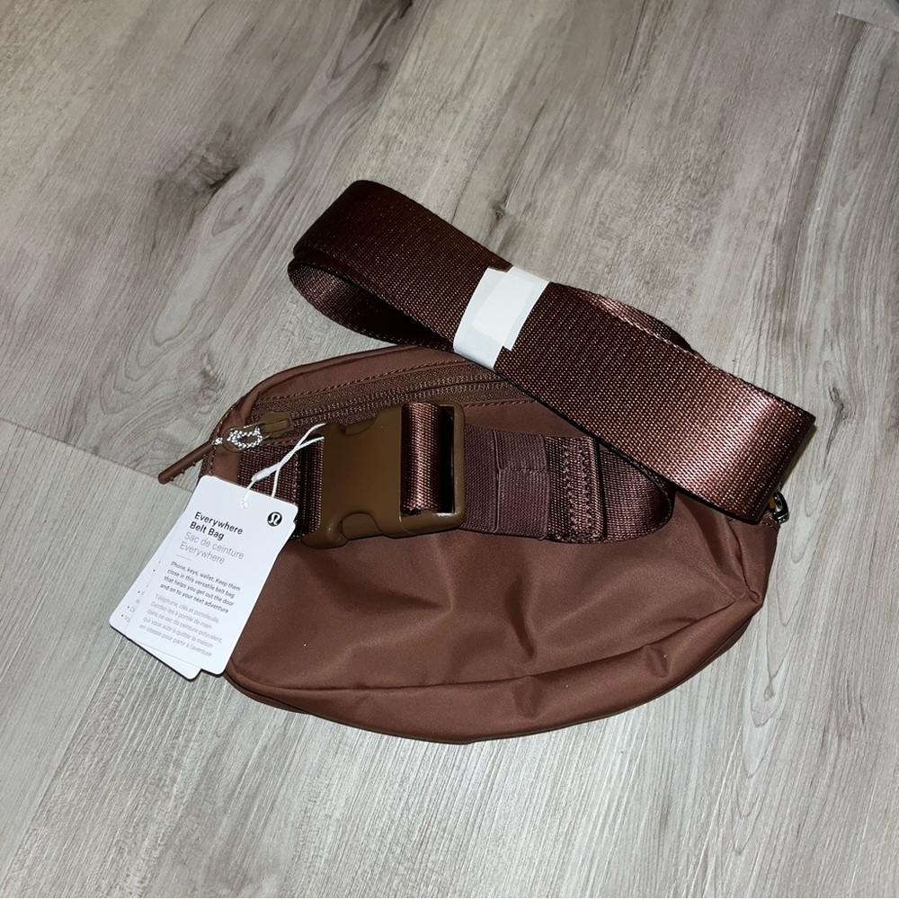 Lululemon everywhere belt bag NWT 1L - Picture 6 of 12